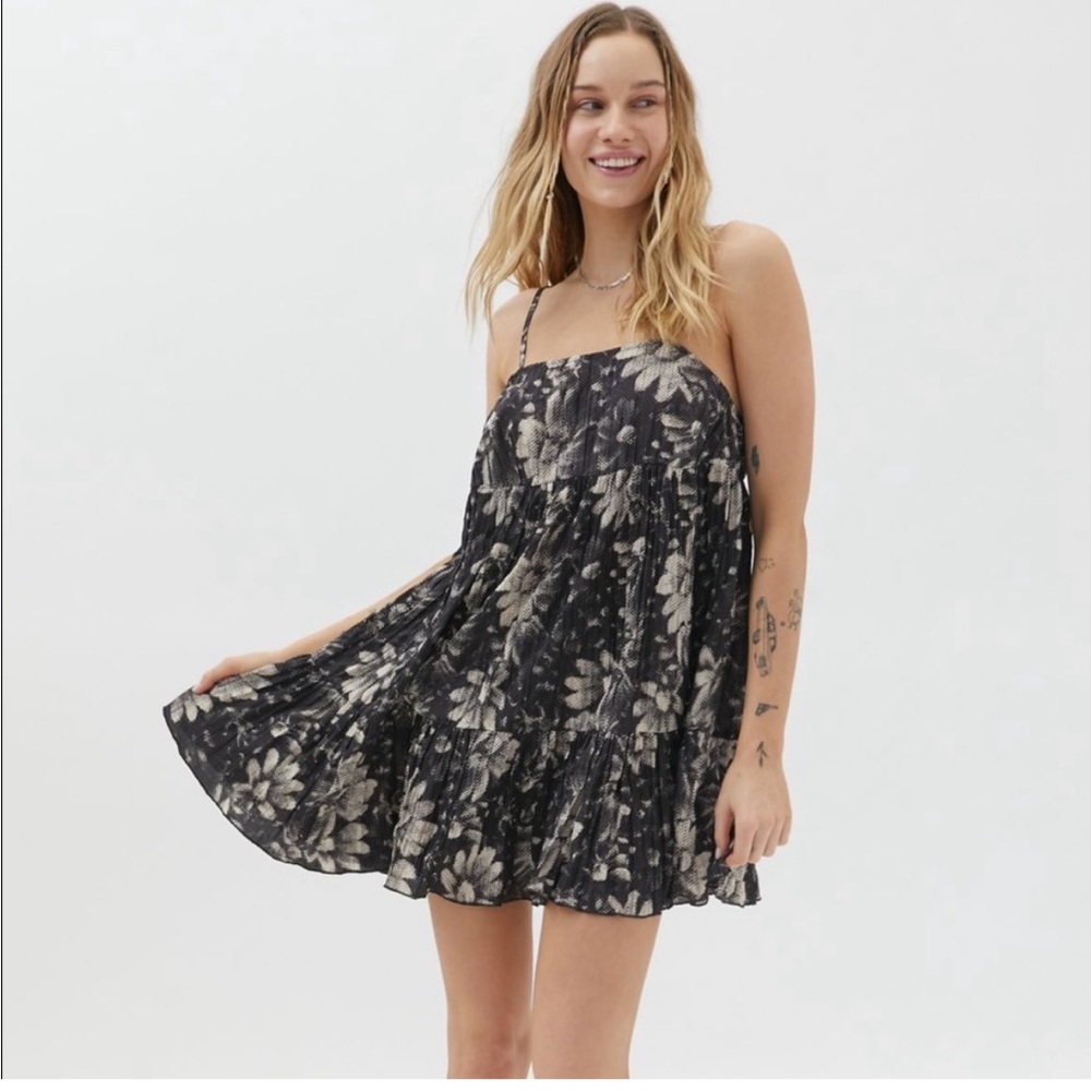 URBAN OUTFITTERS | Lucia Plisse Tiered Mini Dress
